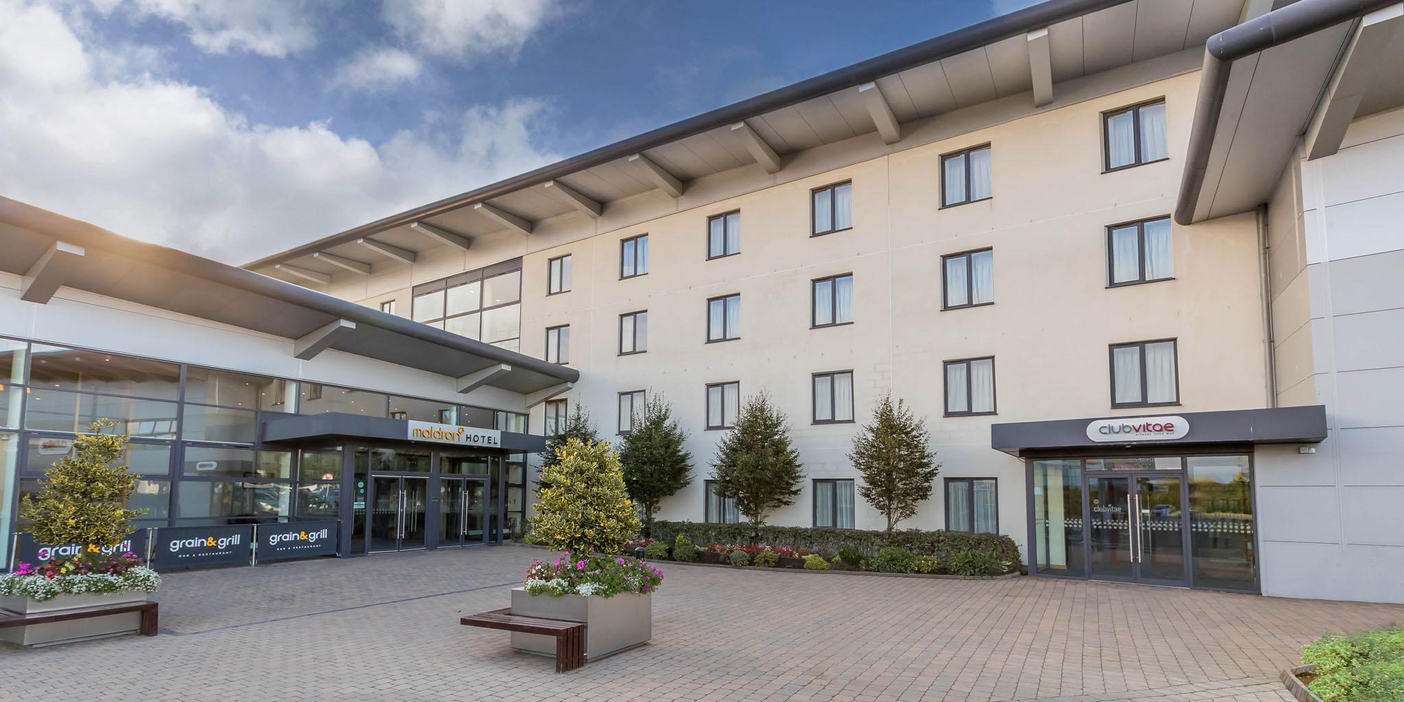 Maldron Hotel Portlaoise Kültér fotó