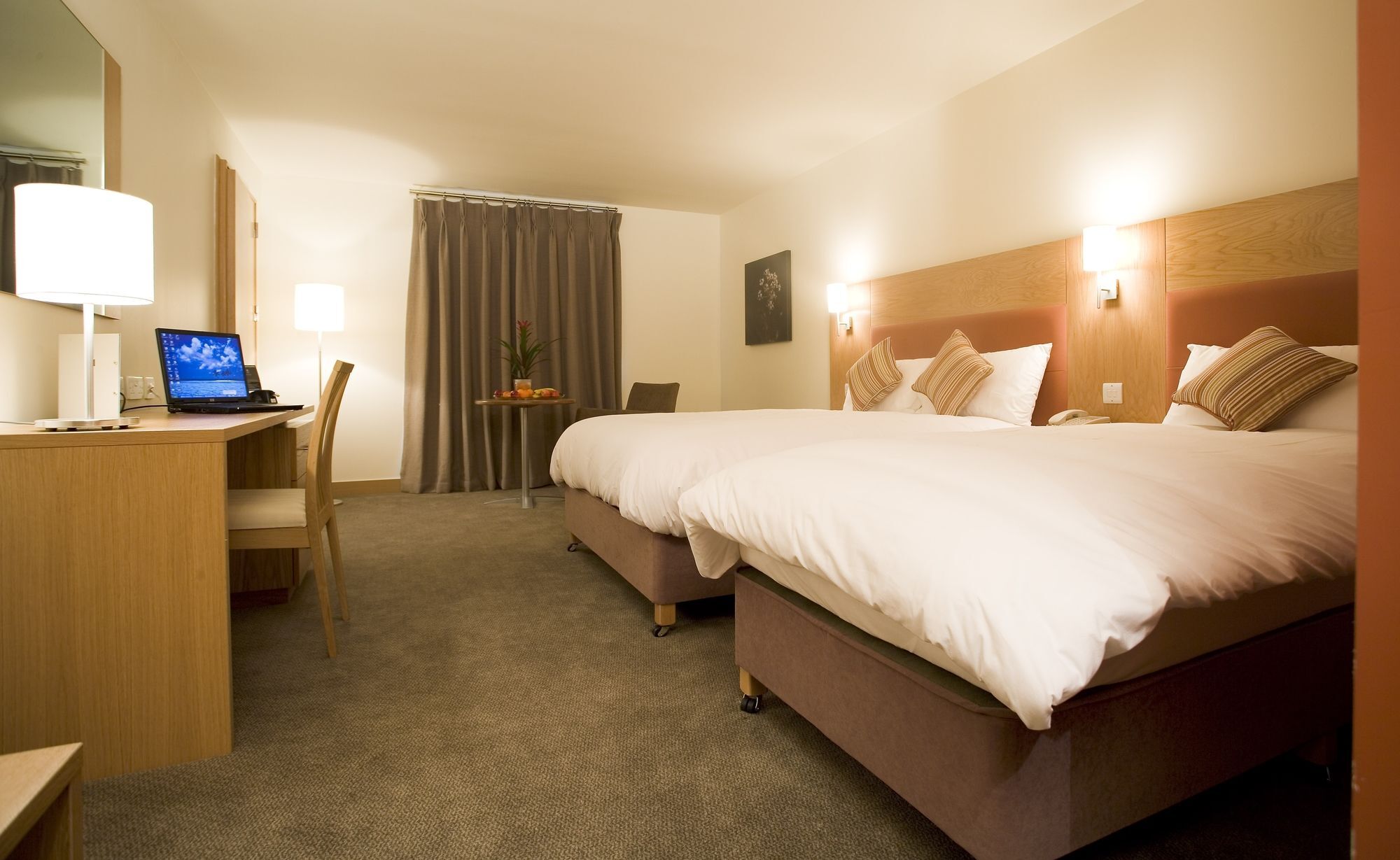 Maldron Hotel Portlaoise Kültér fotó
