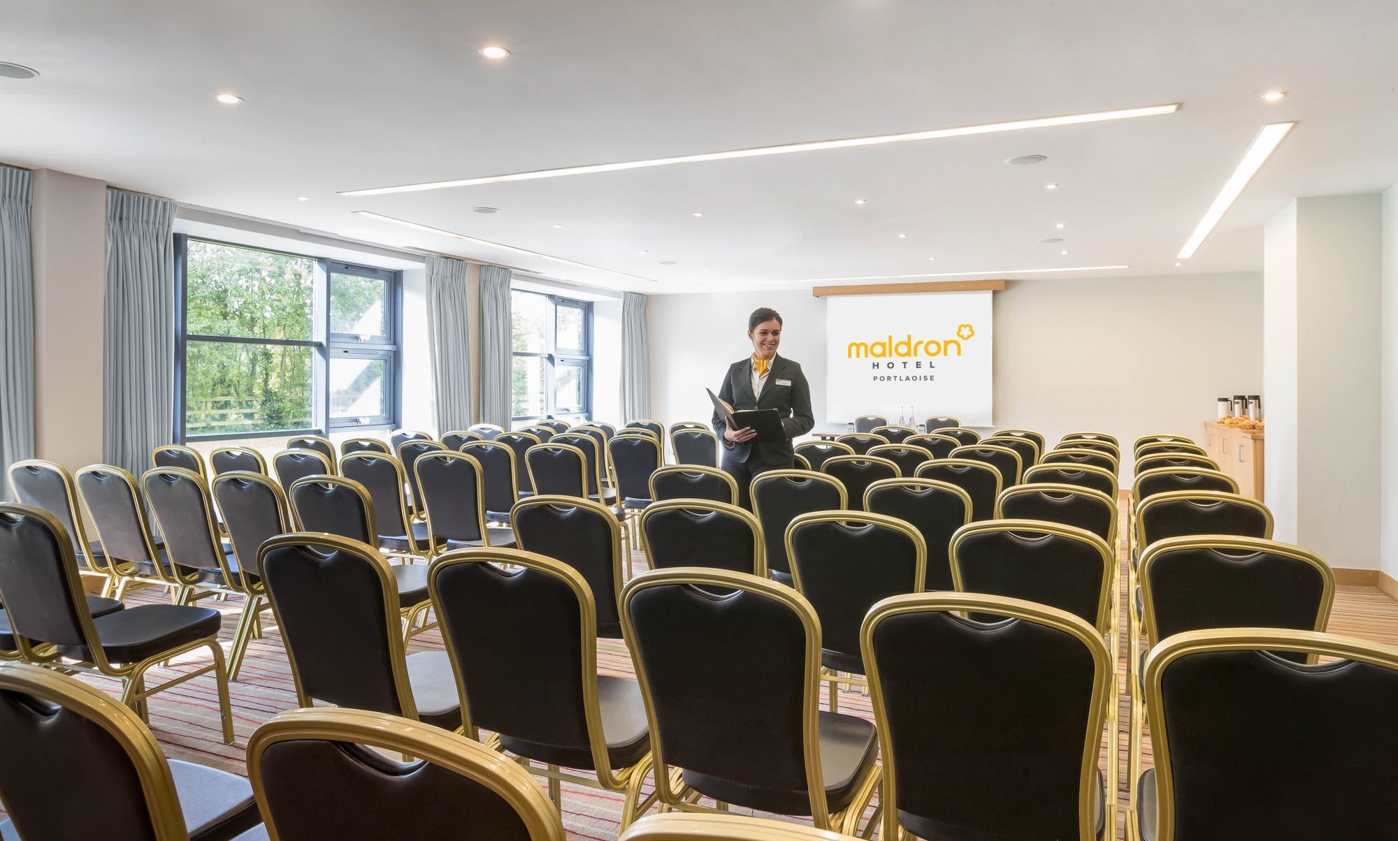 Maldron Hotel Portlaoise Kültér fotó